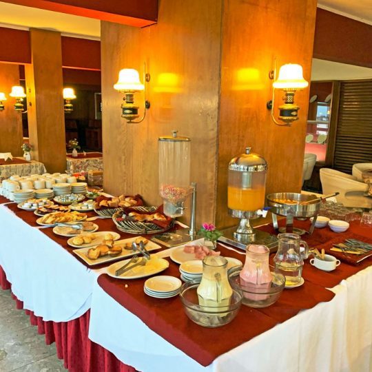 https://www.hotelsussexcba.com.ar/wp-content/uploads/2019/09/desayuno1-540x540.jpg